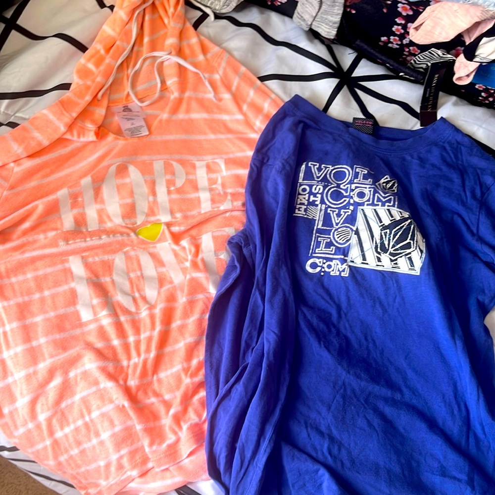 Cute long sleeve tops to wear on a walk or around the house. XL